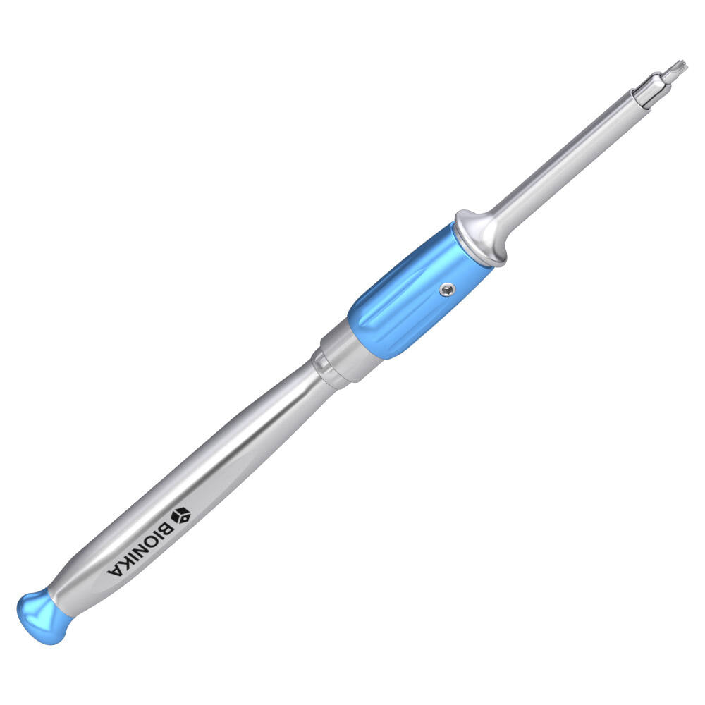 Csavarhúzó keresztfejű pengével